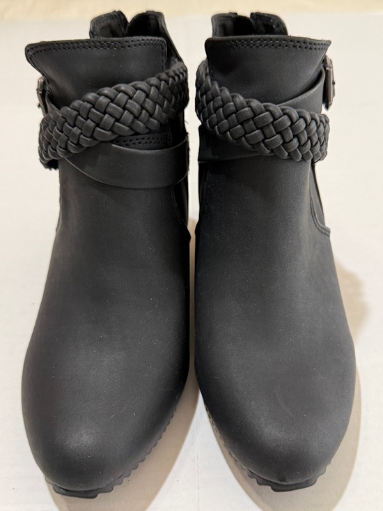 Blowfish Shoes - Blowfish Wedge Booties size 7